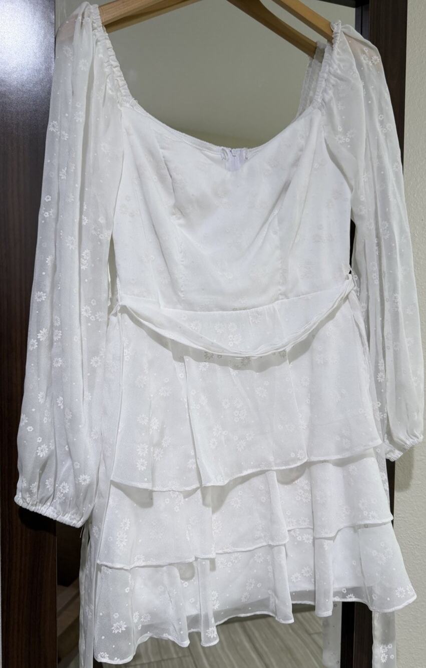 B. Darlin Woman’s White Dress Layered Belted Sheer Sleeves Floral Sz. M/L